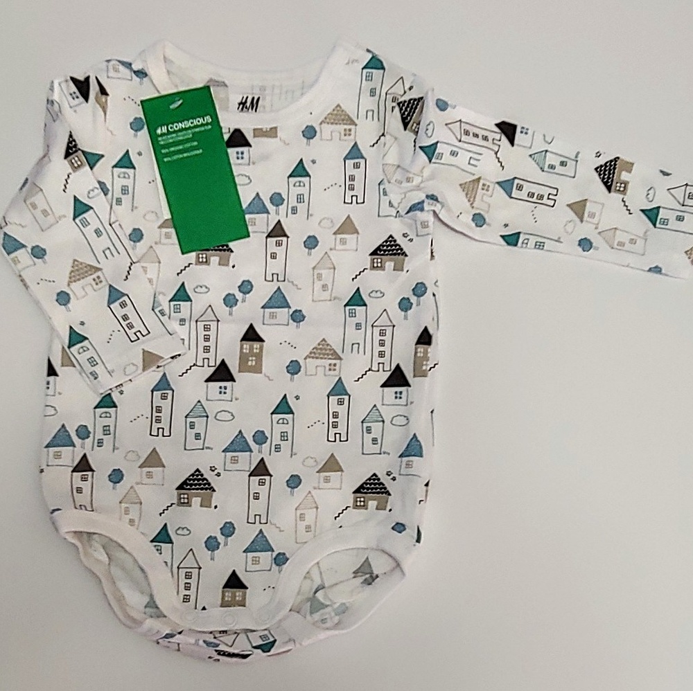 NEW NWT 100% organic cotton print bodysuit 4-6m